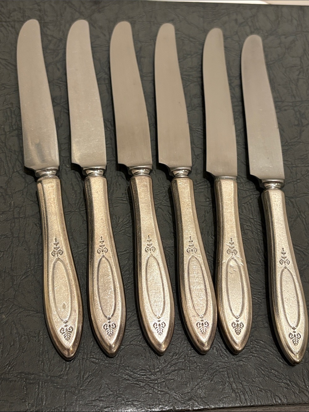 Community (Oneida) silver plate hollow knifes. Adam pattern. 6 pieces.